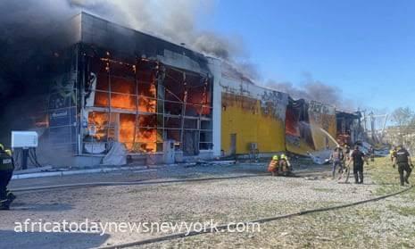 Russian Bombers Target Kharkiv Shopping Center, Two Dead